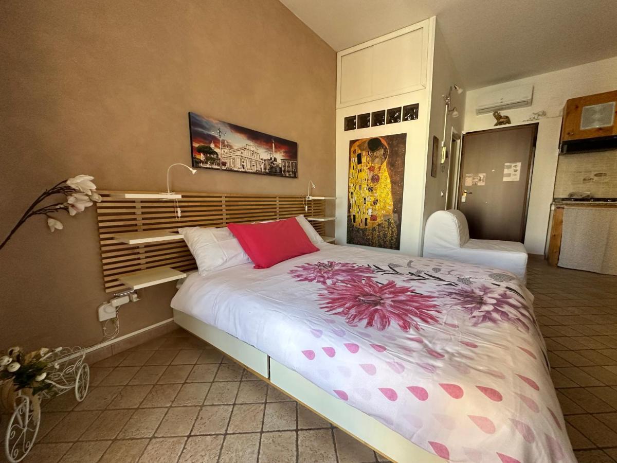 The Civita Apt Town Center Catania Exterior photo